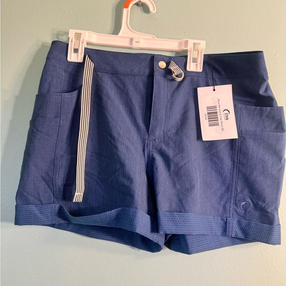 NWT , Zyia, not just a trail short, shorts , size medium.